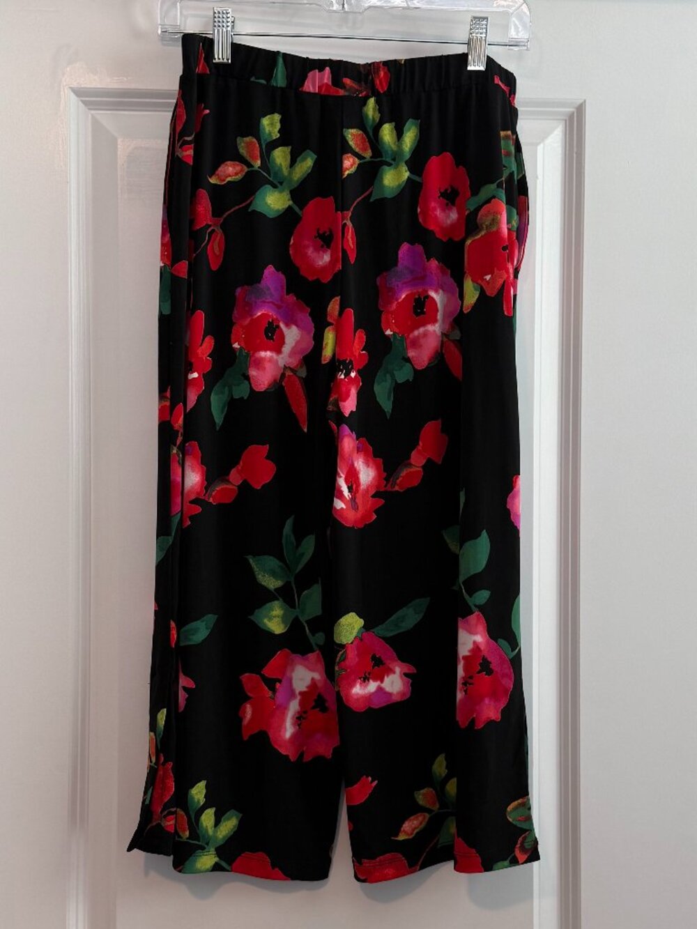 Susan Graver Floral Liquid Knit Pull-On Wide Leg Crop Pant Black XS